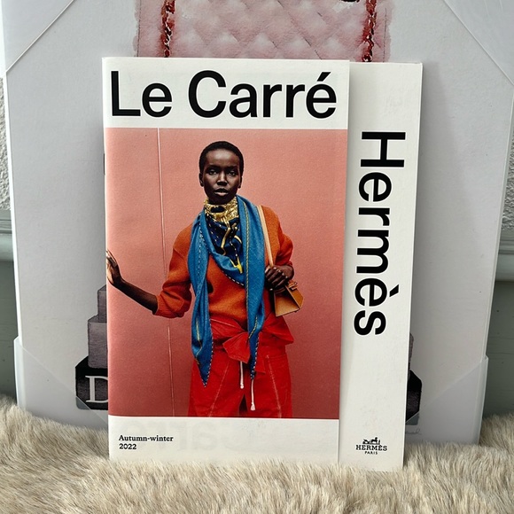 Hermes Le Carre Autumn-Winter 2022 Catalog - Picture 2 of 4